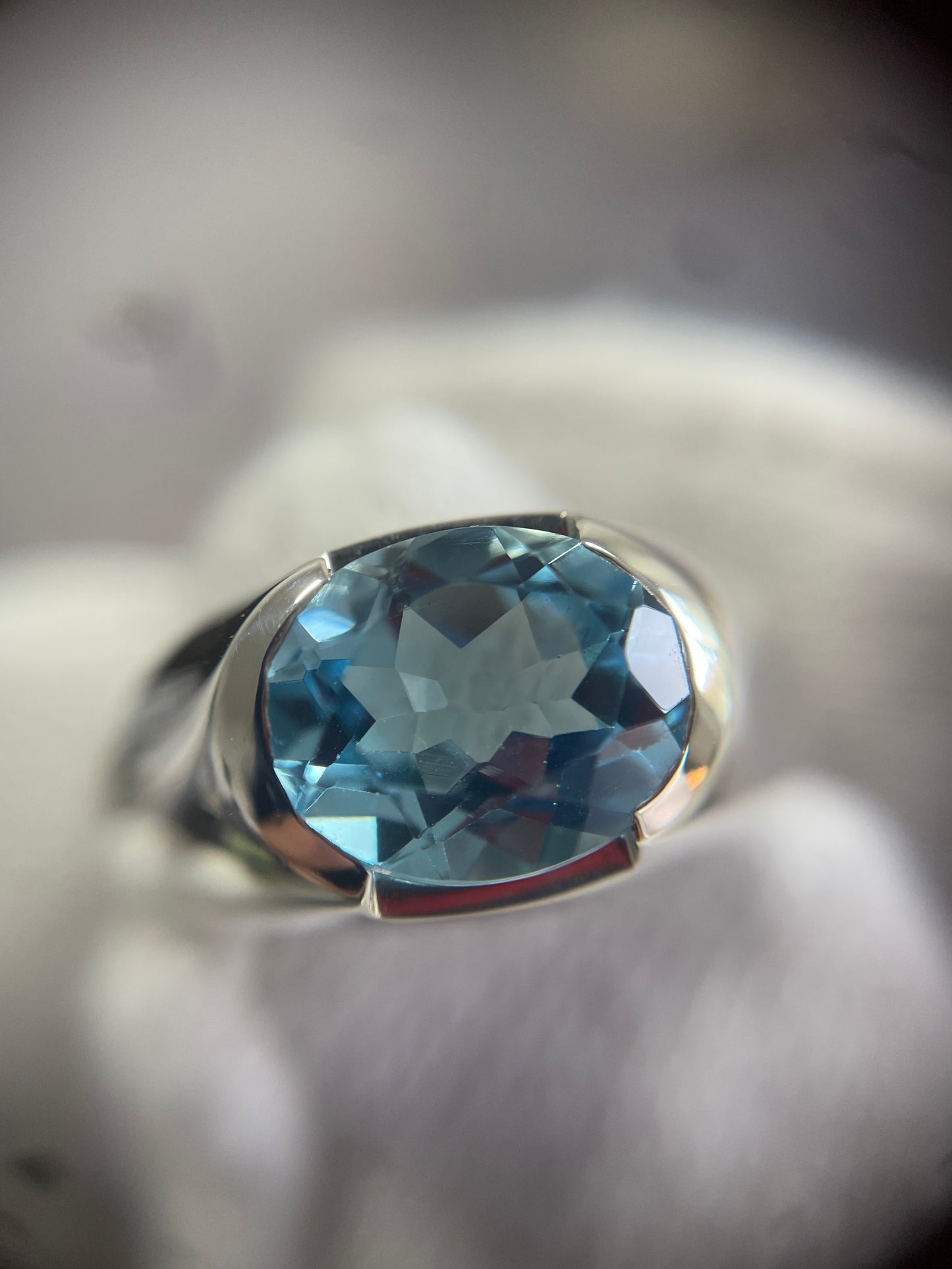 Bague Opale, Topaze ou Améthyste en demi clos