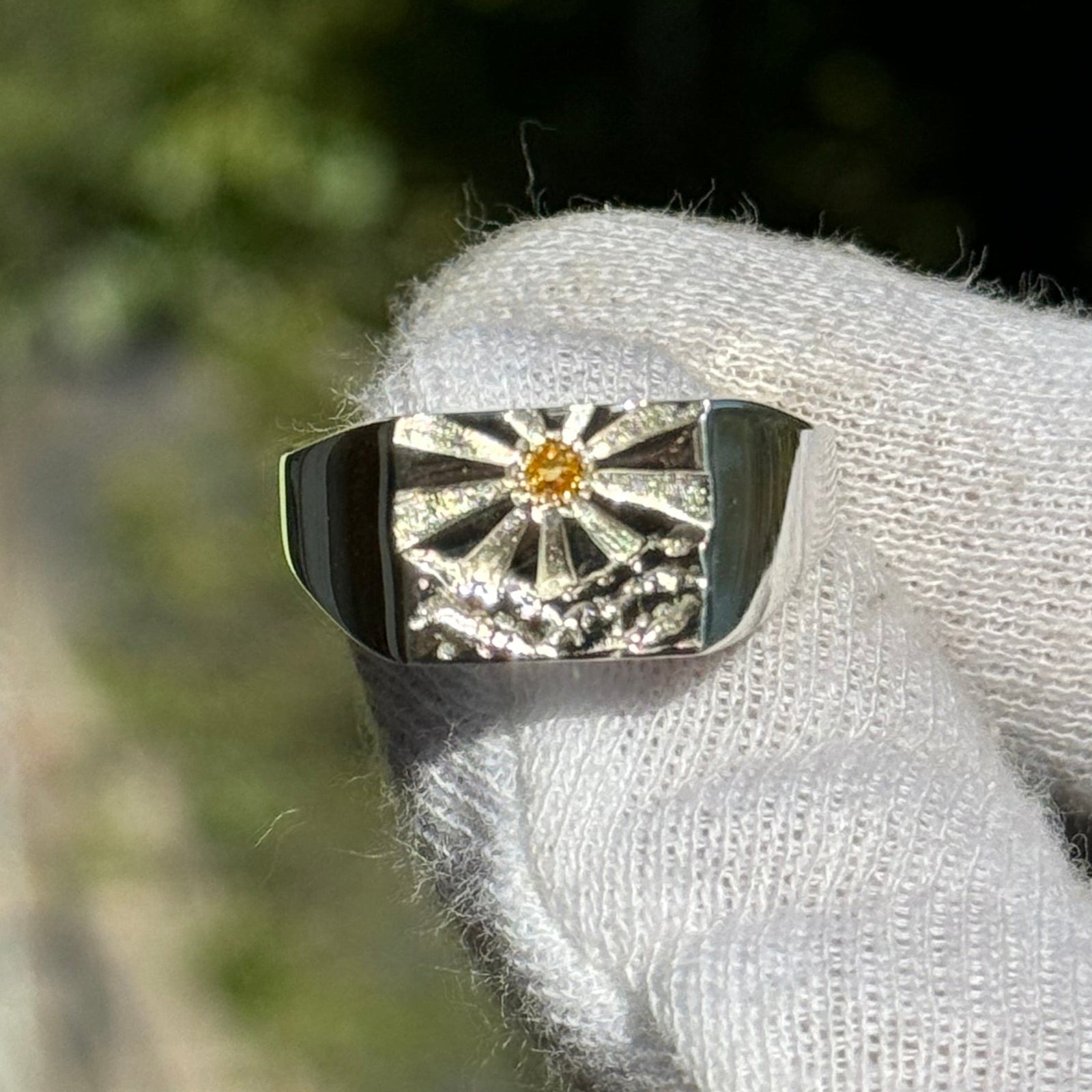 Chevalière Soleil saphir