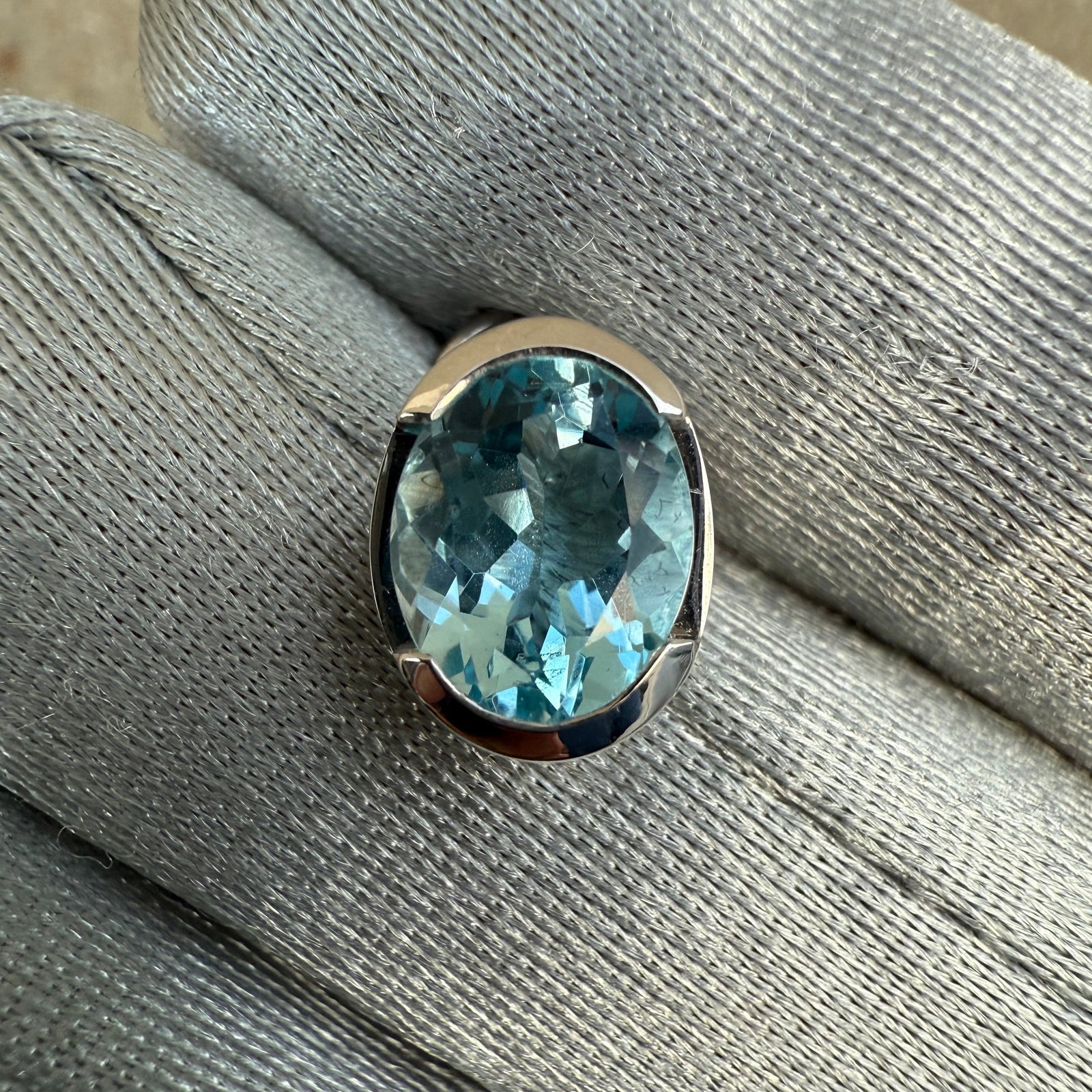 Boucle d'oreille Gemme